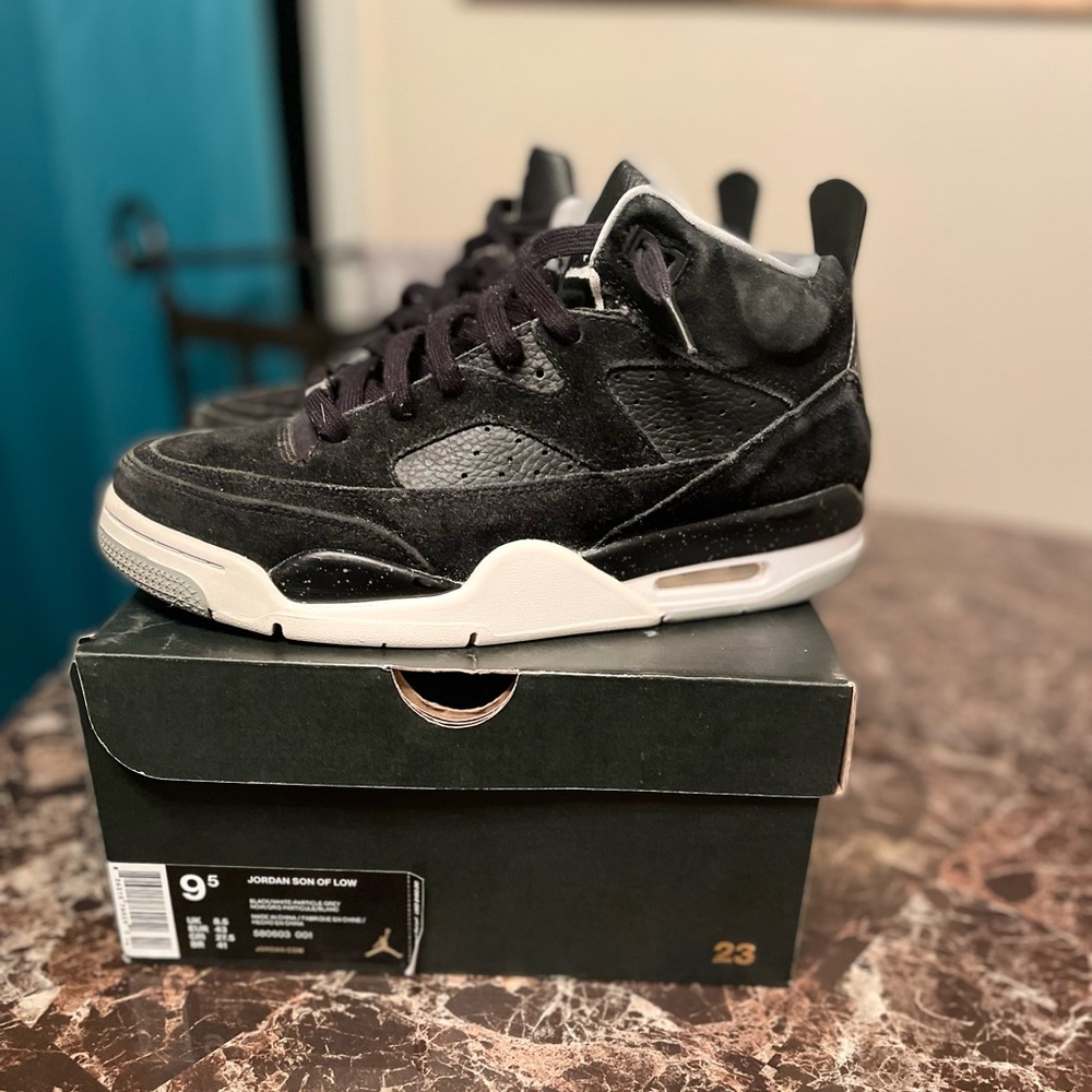 Jordan Son of Low mens 9.5 size